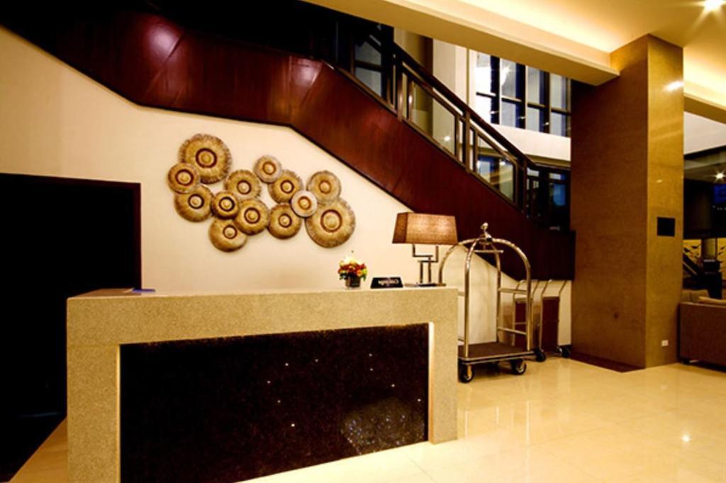 Mandarin Plaza Hotel Cebu Exterior foto